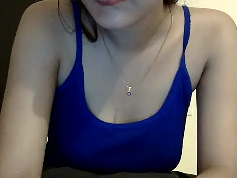 ITZ_ruhi stripchat live cam model