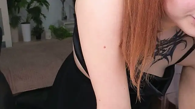 rari_hotvibe stripchat live cam model