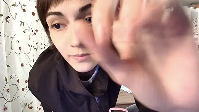 PinkyyyyUp stripchat live cam model