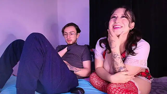 annyharriis stripchat live cam model