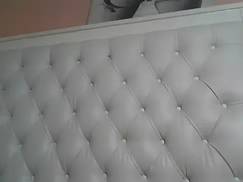 naughtypetite1 stripchat live cam model