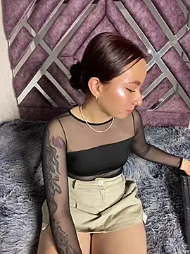Kira_Pinkk stripchat live cam model