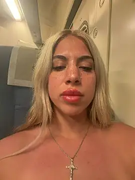 MariaMeir stripchat live cam model