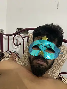 Priyanka011 stripchat live cam model