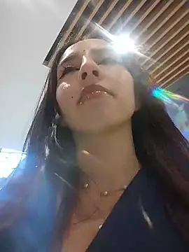LunyLux stripchat live cam model
