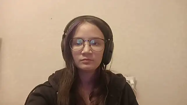 KelliBeatrice stripchat live cam model