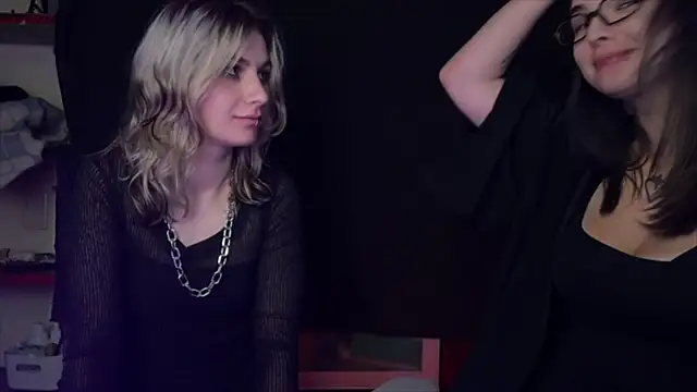 AlexxMichaell stripchat live cam model