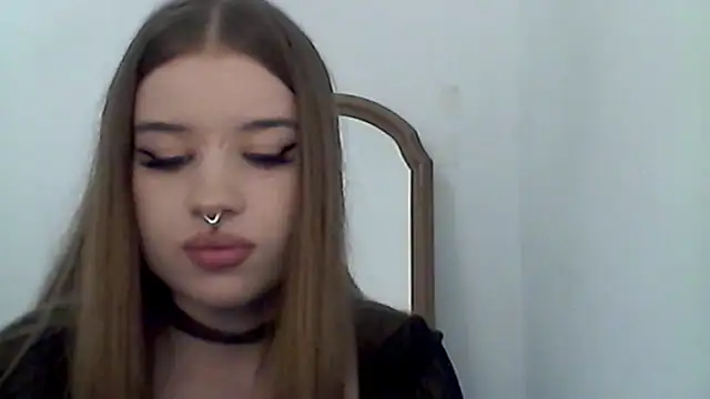 MollyHotTeen stripchat live cam model