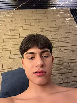 Lander_Cruz stripchat live cam model