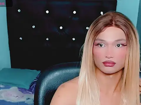Carol_lit stripchat live cam model