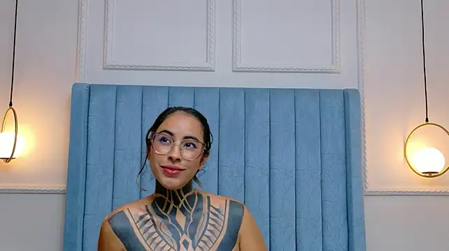 NicoleBlum stripchat live cam model
