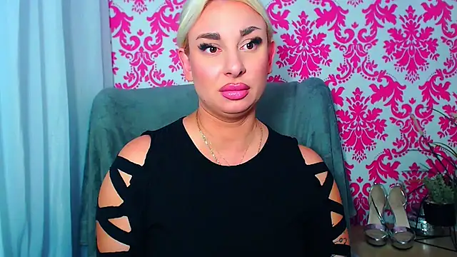 LuxuriaGoddess stripchat live cam model