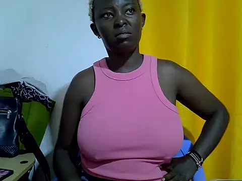 sexxy_bigass042 stripchat live cam model