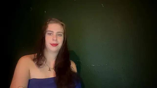 MayaKiss stripchat live cam model