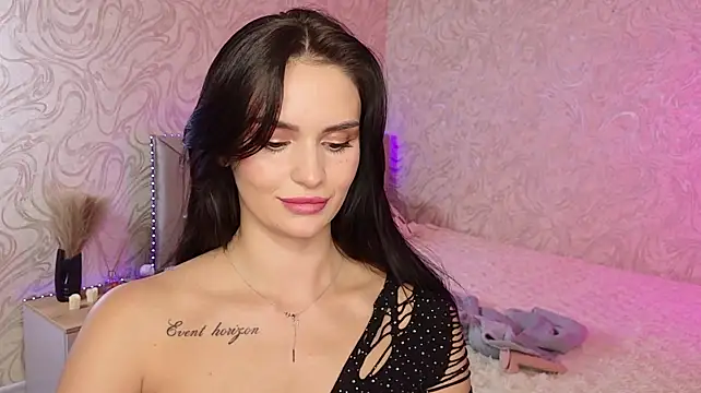 MilaaSweety stripchat live cam model