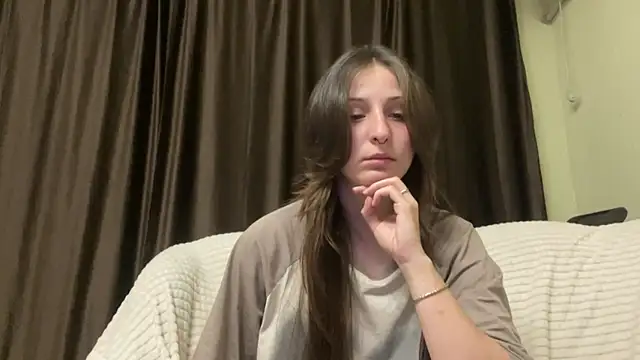 NightHina stripchat live cam model