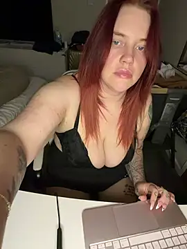 CurvyGirlMyla stripchat live cam model