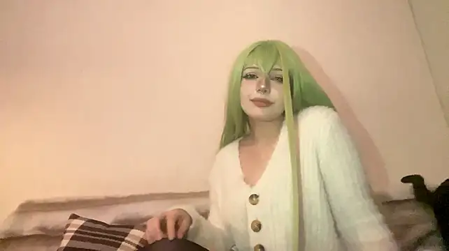 MirraDream stripchat live cam model