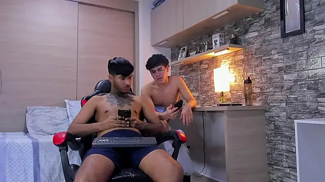 TheimperialBoys77 stripchat live cam model