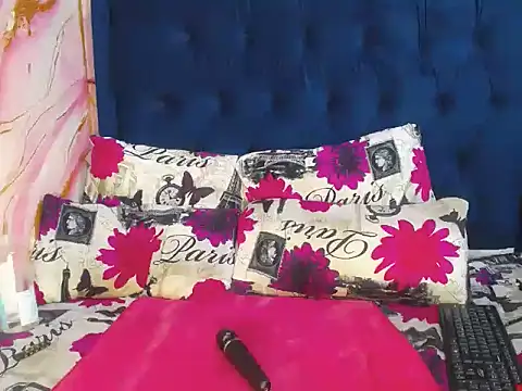 DarkCherryx stripchat live cam model