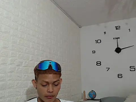 bros2026 stripchat live cam model