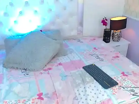 SamyLarson stripchat live cam model