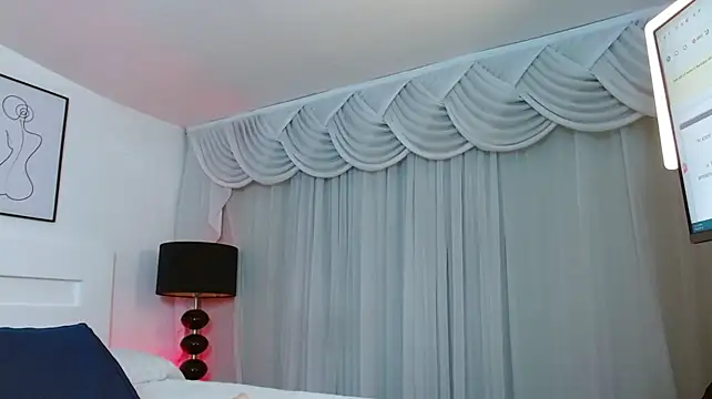 MARI-CRUZ stripchat live cam model