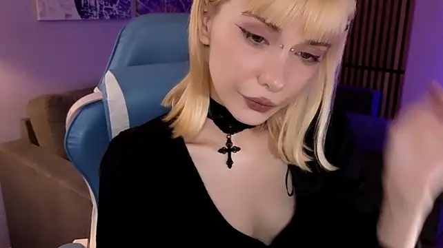 cherrie_bite stripchat live cam model