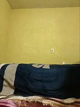 KevinCrz stripchat live cam model