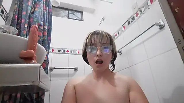 goeigiyi stripchat live cam model