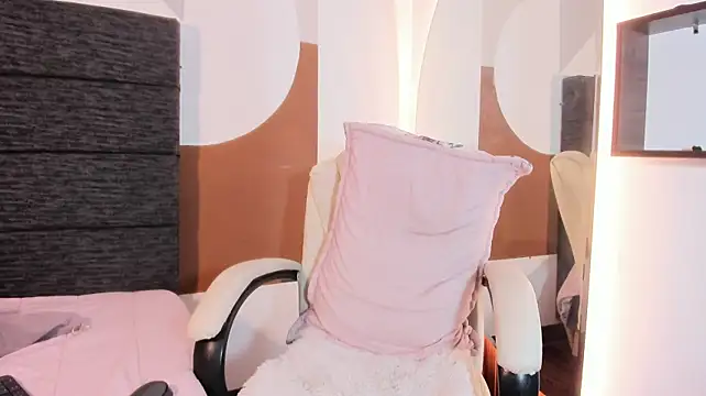 ScarletMoon_1 stripchat live cam model