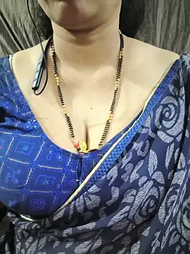 bhuvana_555 stripchat live cam model