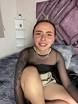 Kira_Pinkk stripchat live cam model