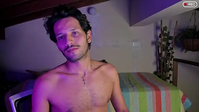 Nicholasrodrii stripchat live cam model