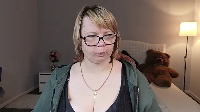 BonnnyBoobsy stripchat live cam model