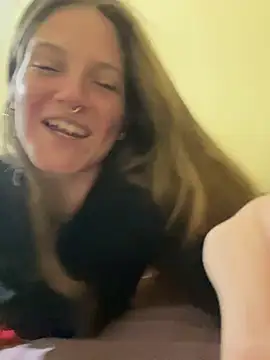 Bambimiel stripchat live cam model