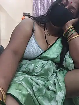 CrispyBHABHI stripchat live cam model