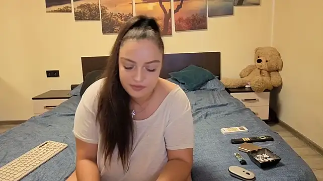 adelline stripchat live cam model