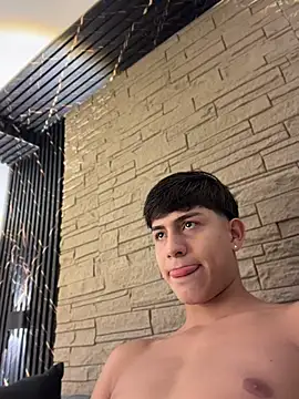 Lander_Cruz stripchat live cam model
