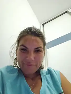 FeliciaKrige stripchat live cam model