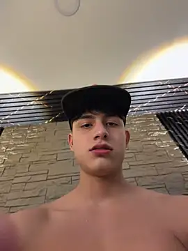 Lander_Cruz stripchat live cam model