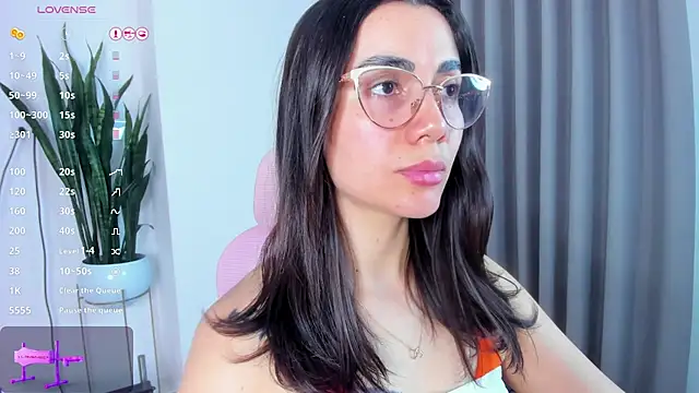 sara_ospina22 stripchat live cam model