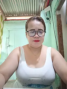 rowena_123 stripchat live cam model