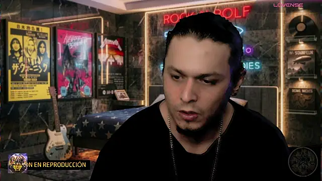 chino_roz stripchat live cam model