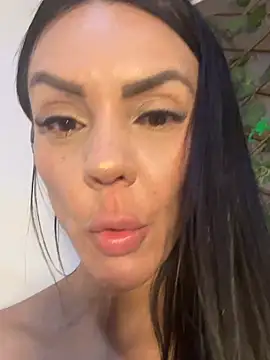 SofiParma stripchat live cam model