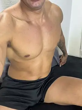 Logan_strangee stripchat live cam model