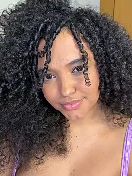 Queenpandinha stripchat live cam model