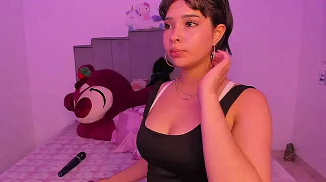 chloe_watson_ stripchat live cam model