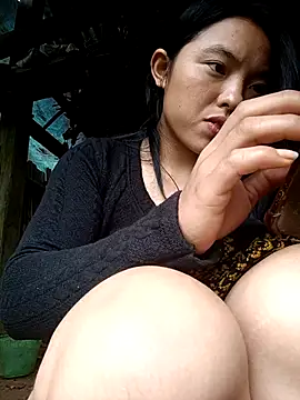 Scrawny-ko stripchat live cam model