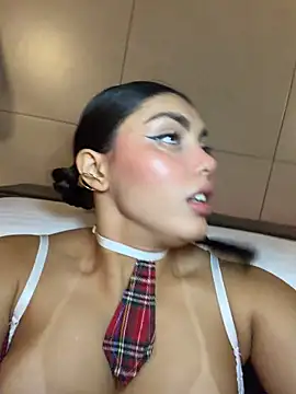 zui_lu stripchat live cam model